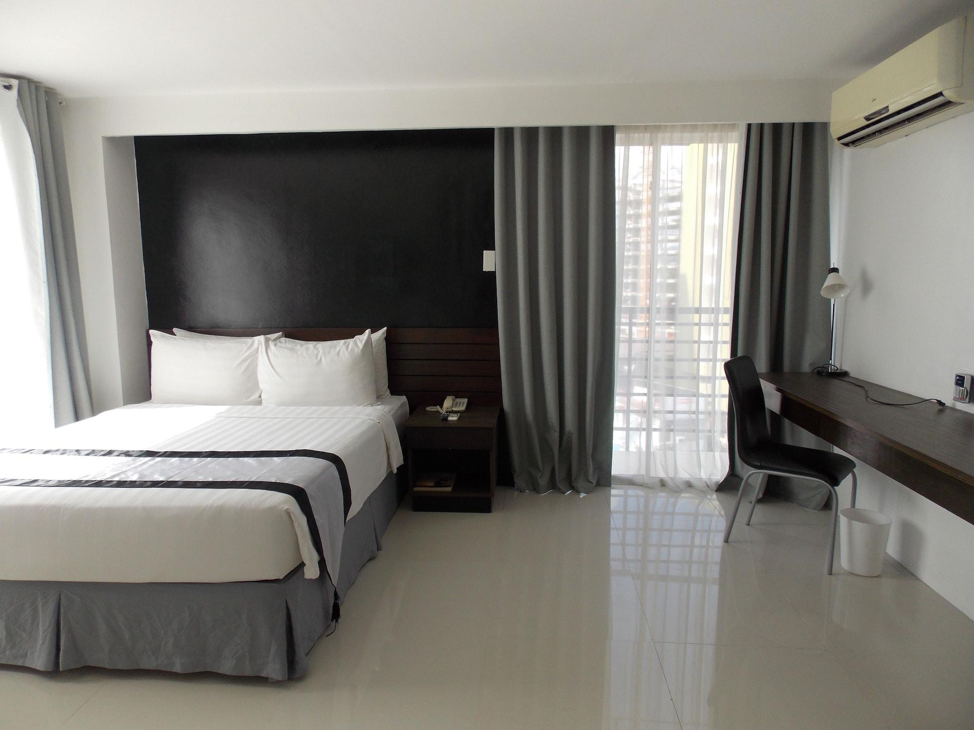 Cityscape Hotel Mandaue City Exterior photo
