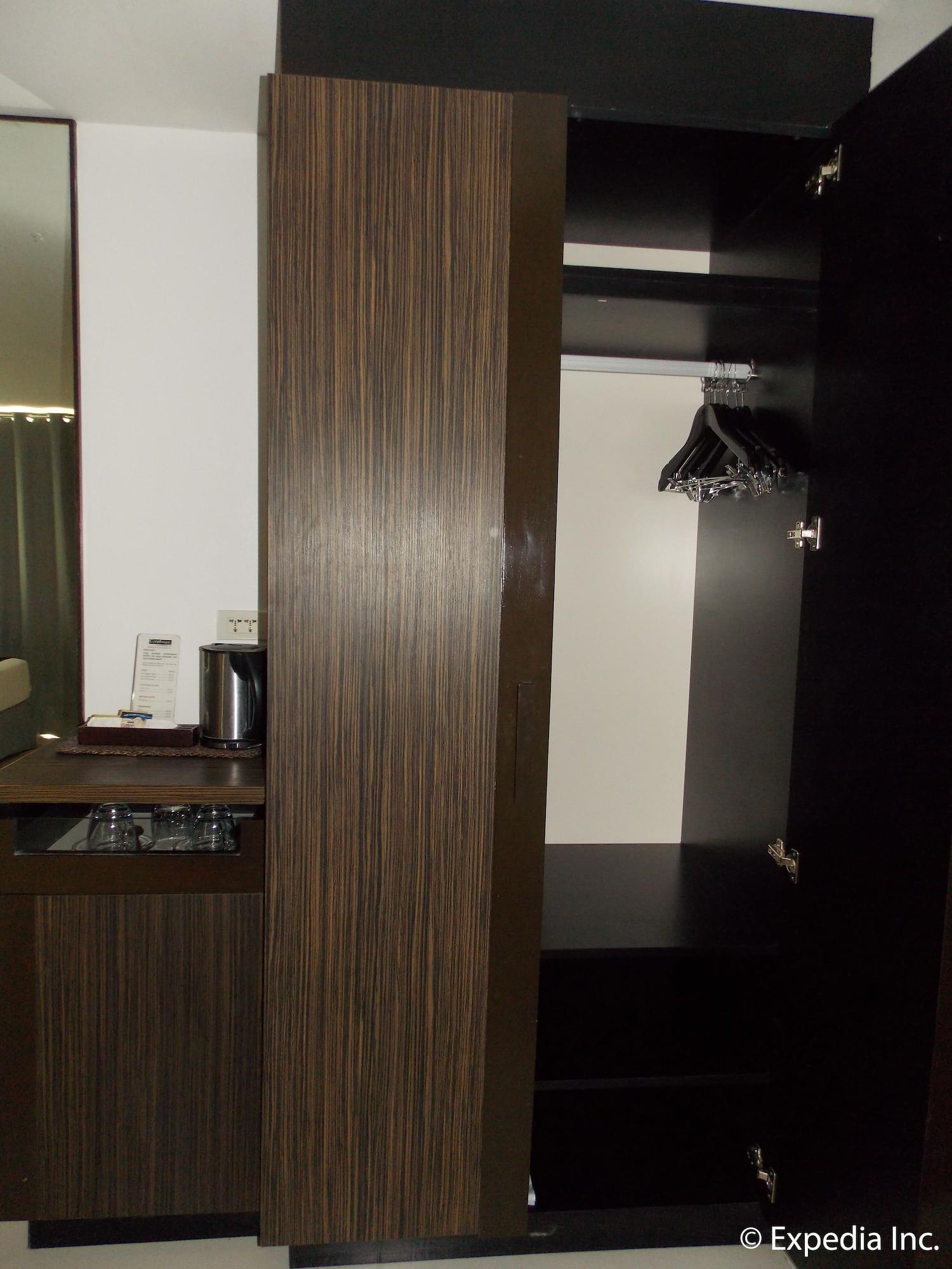 Cityscape Hotel Mandaue City Exterior photo
