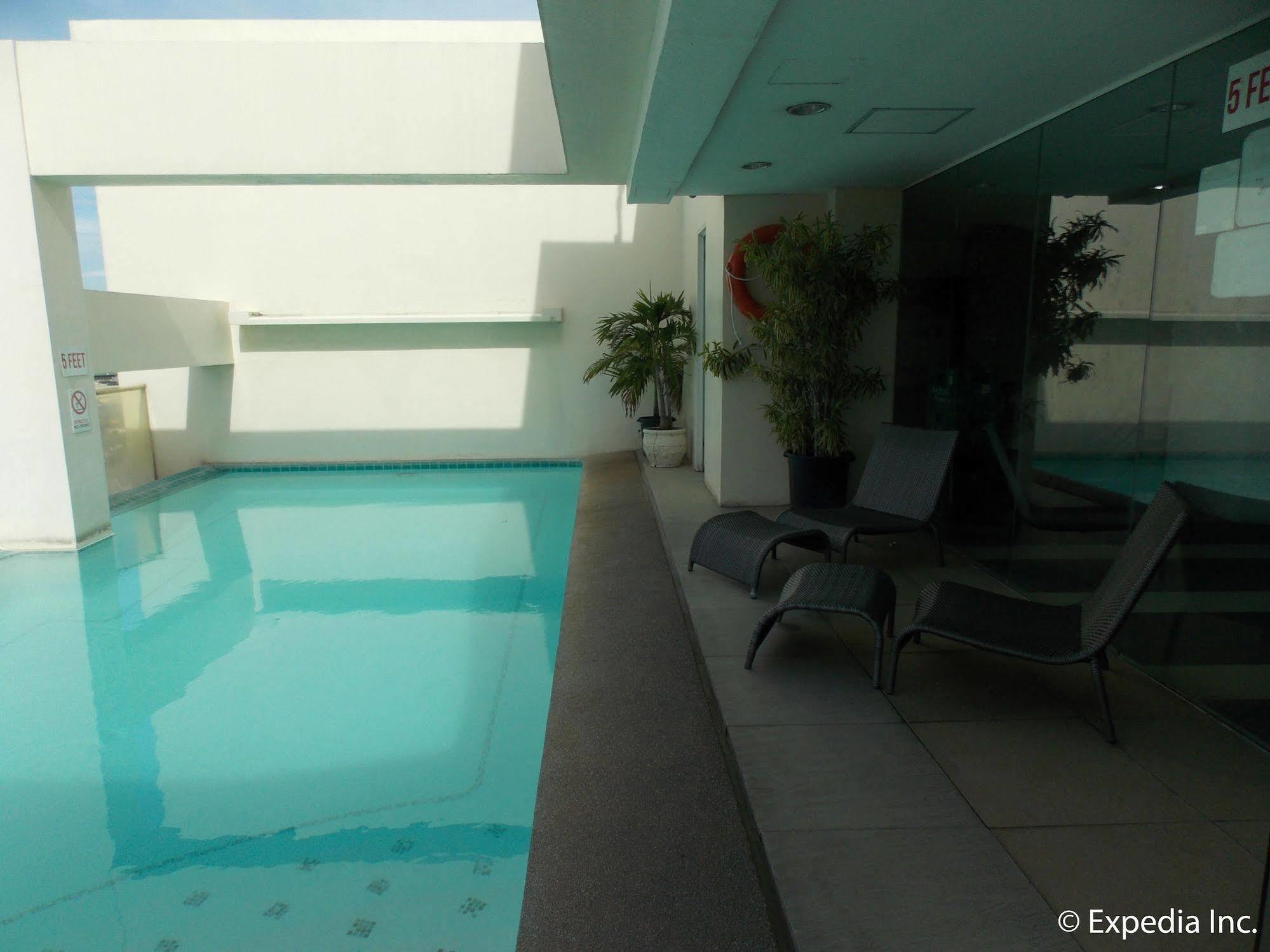 Cityscape Hotel Mandaue City Exterior photo